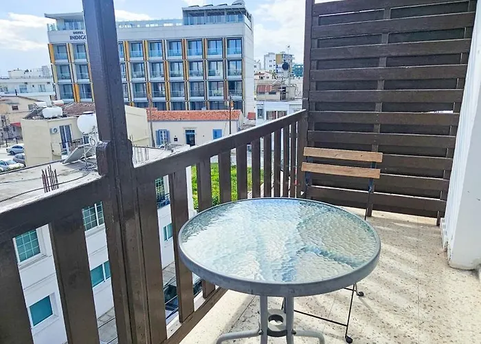 Downtown Rooms, Next To The Chabad Lubavitch